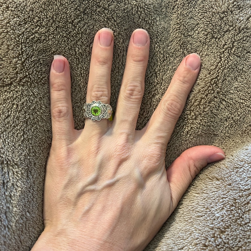 Sterling silver peridot gemstone ring